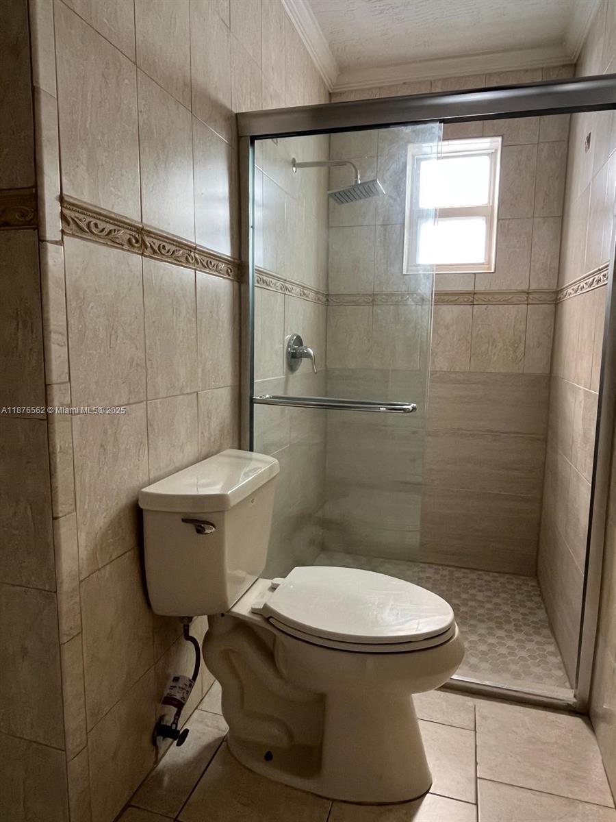 SUNRISE GOLF VILLAGE SEC - Residential Lease