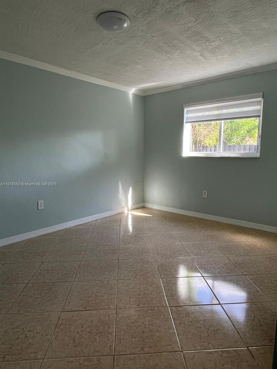 SUNRISE GOLF VILLAGE SEC - Residential Lease