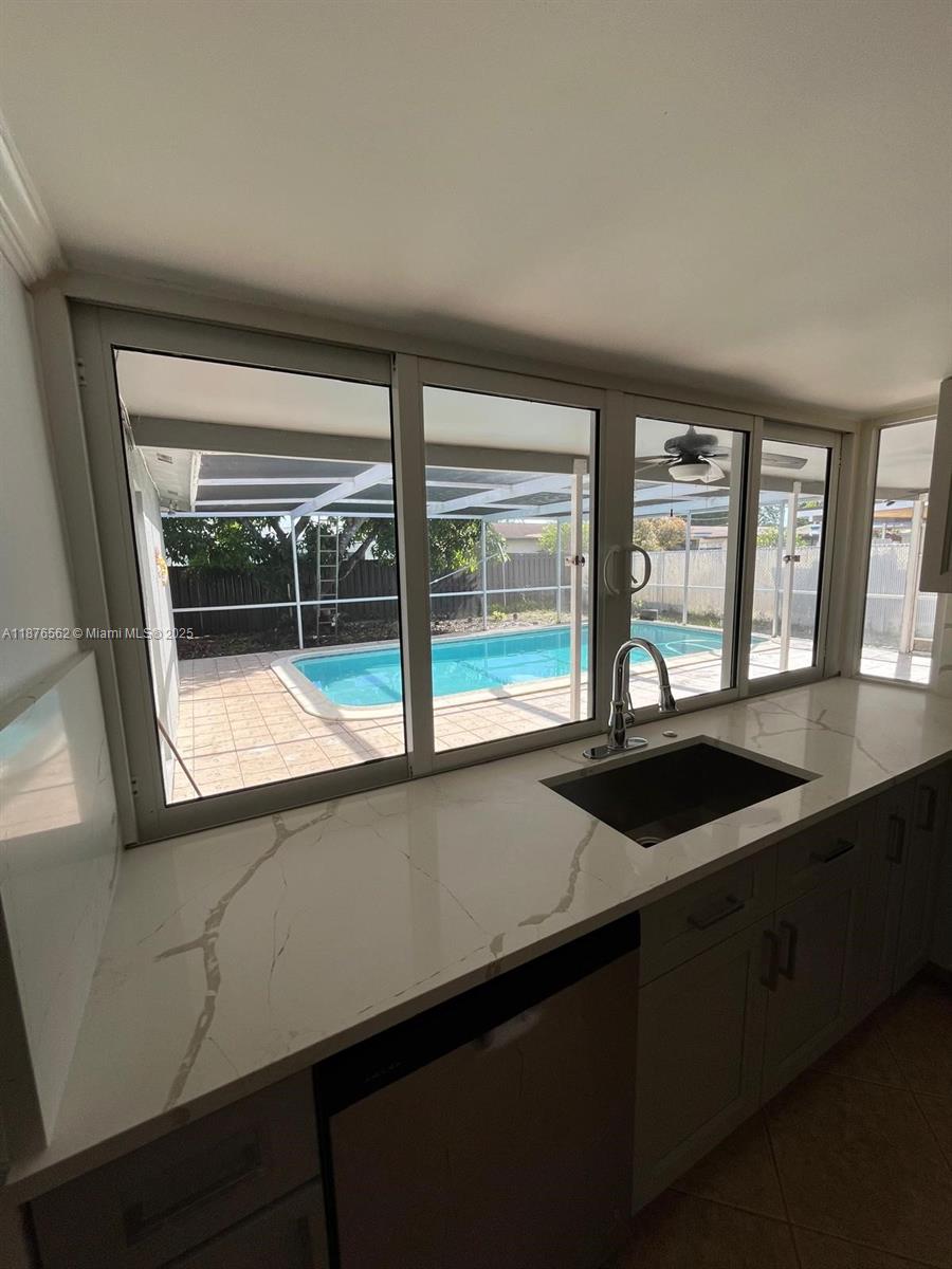 SUNRISE GOLF VILLAGE SEC - Residential Lease