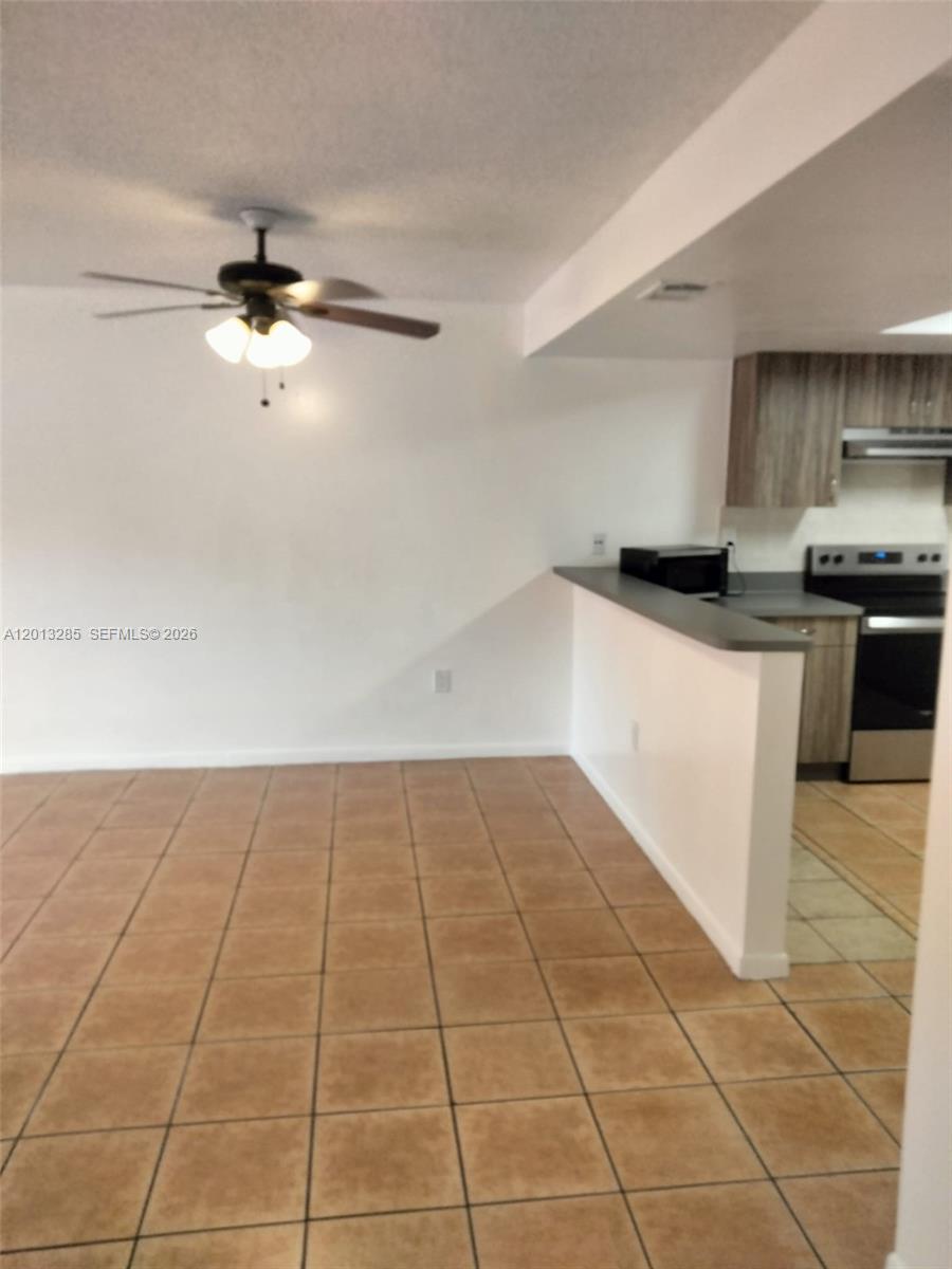 THE SEASONS VILLAS & THMS - Residential Lease