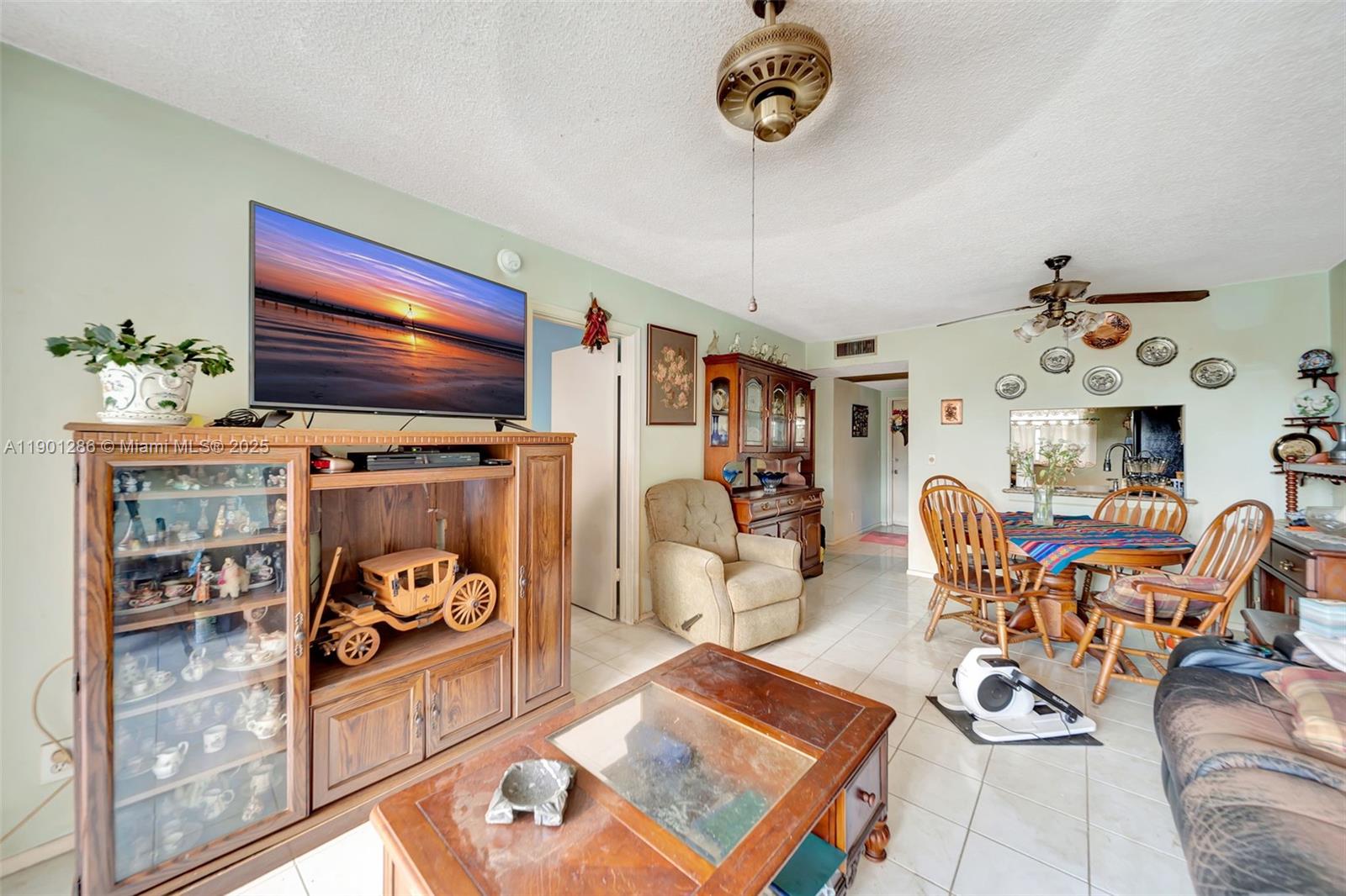 9230 Lagoon Pl 309