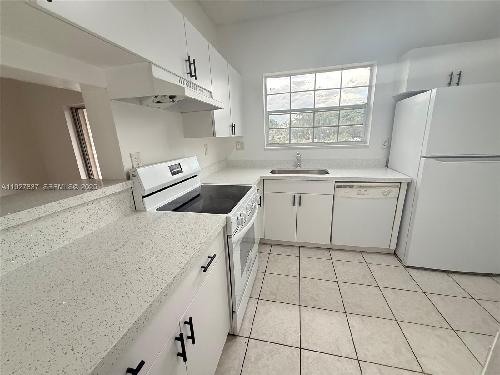 REFLECTIONS AT PEMBROKE P - Residential Lease