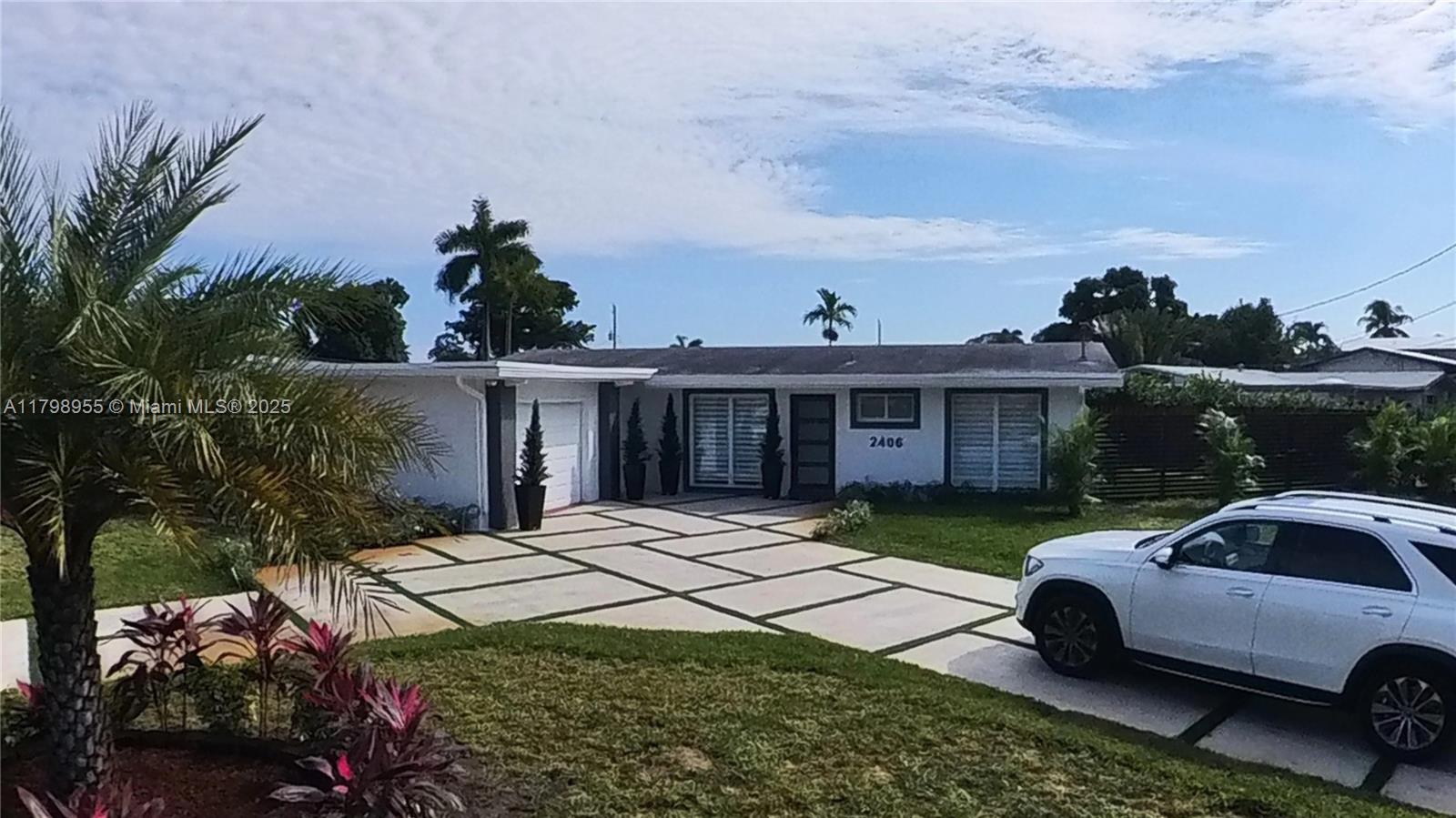 LAUDERDALE ISLES NO 2-BLK - Residential