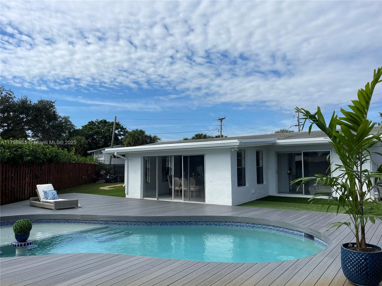 LAUDERDALE ISLES NO 2-BLK - Residential