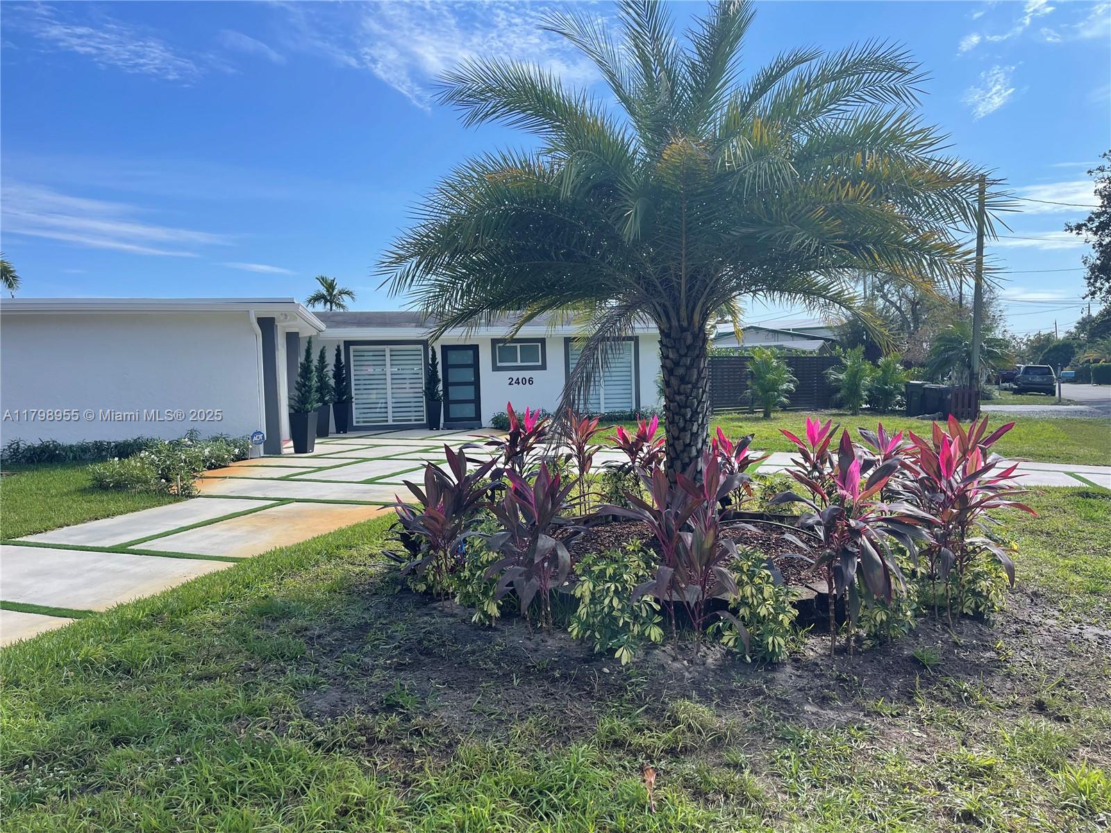 LAUDERDALE ISLES NO 2-BLK - Residential