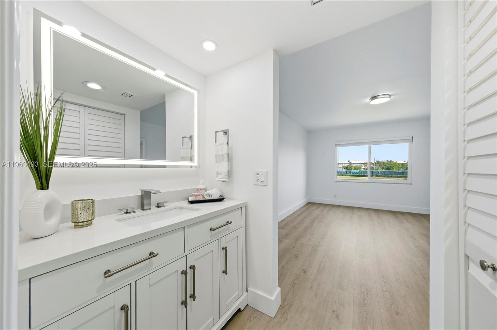 CAMBRIDGE AT CENTURY - Residential