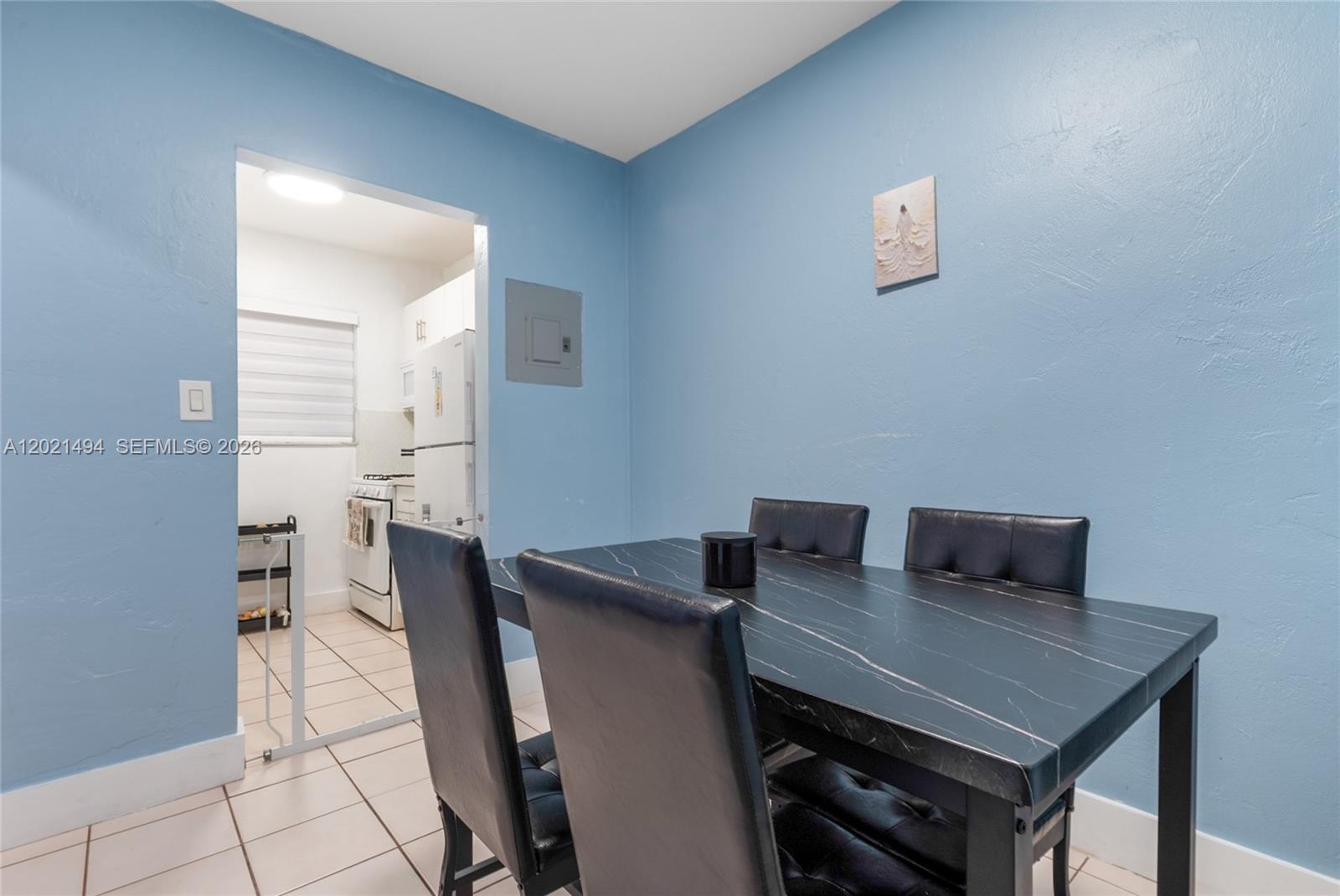 ROYAL PALM GARDENS CONDO - Residential