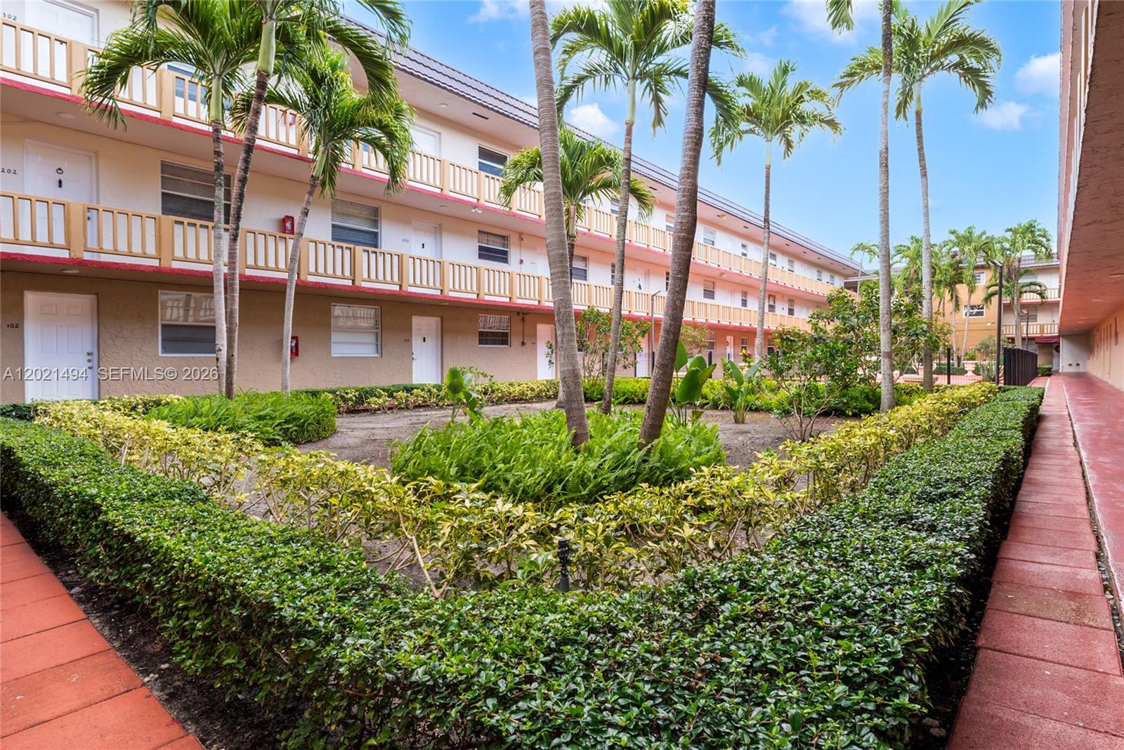 ROYAL PALM GARDENS CONDO - Residential