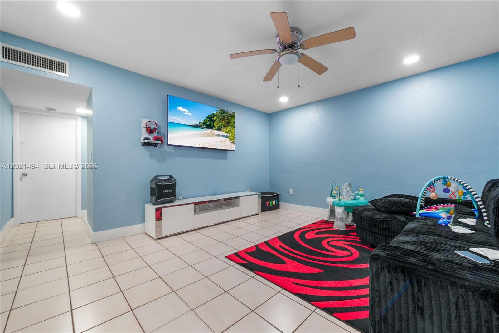 ROYAL PALM GARDENS CONDO - Residential