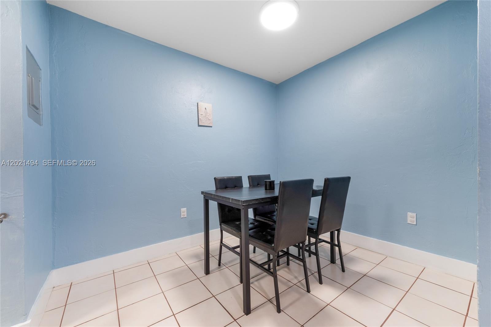 ROYAL PALM GARDENS CONDO - Residential