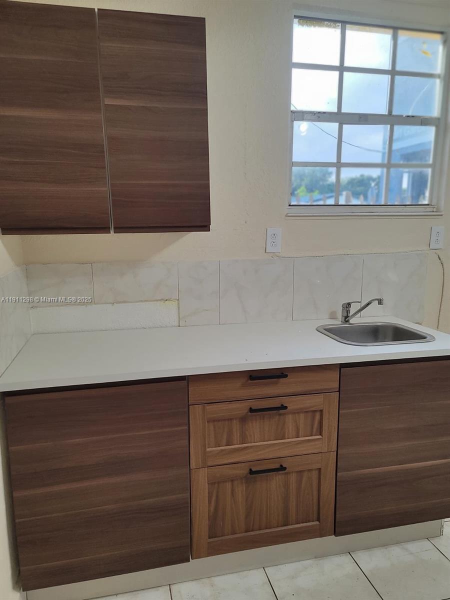 WOLVERINE PARK - Residential Lease