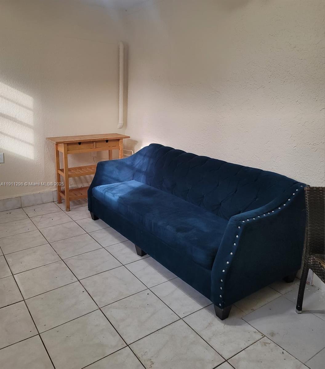 WOLVERINE PARK - Residential Lease