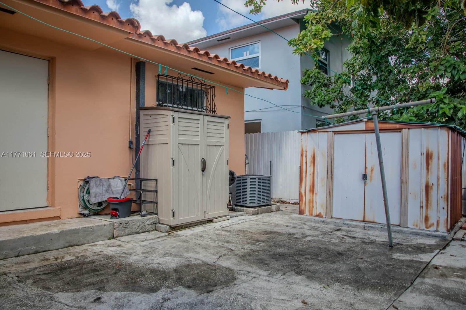 RIVERSIDE FARMS - Residential Income