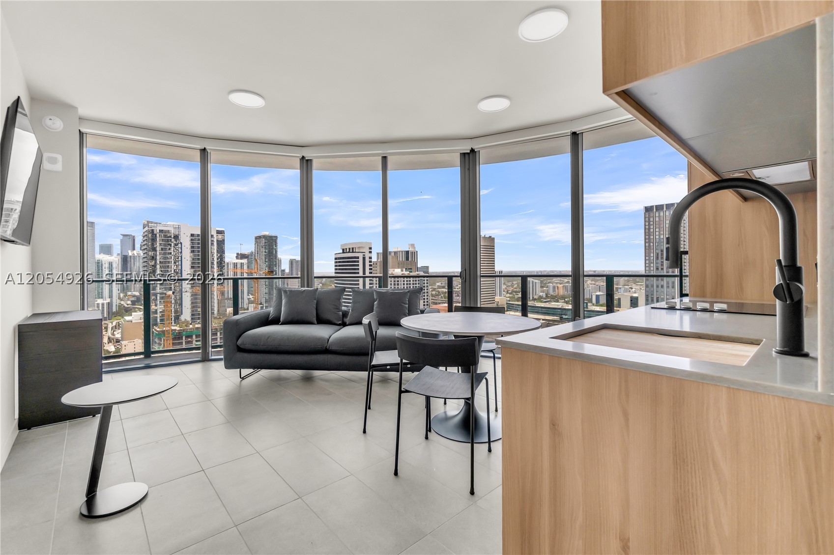 121 NE 5th St 3405
