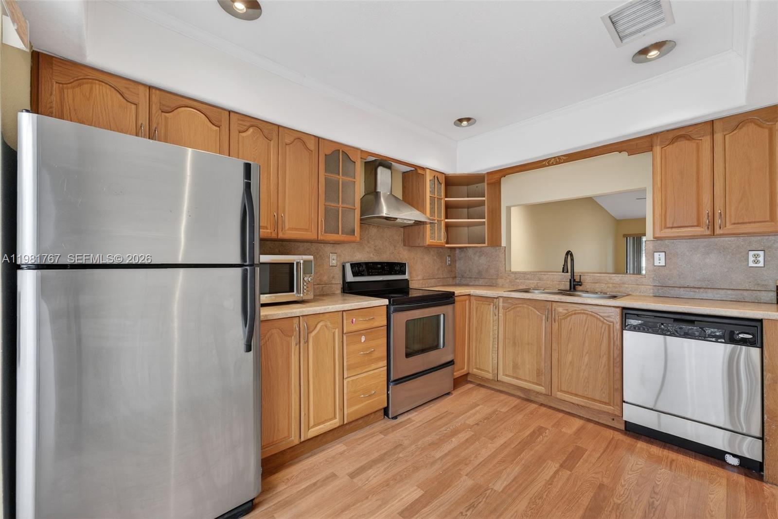 WEDGEWOOD CONDOMINIUM - Residential Lease