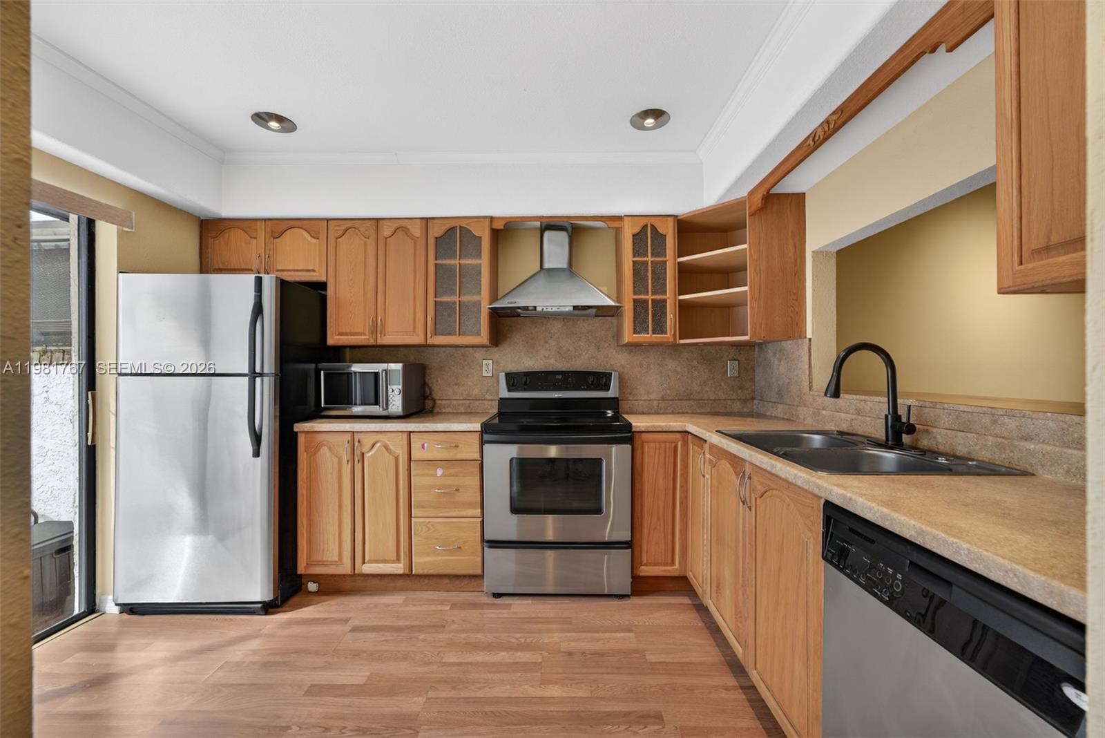 WEDGEWOOD CONDOMINIUM - Residential Lease