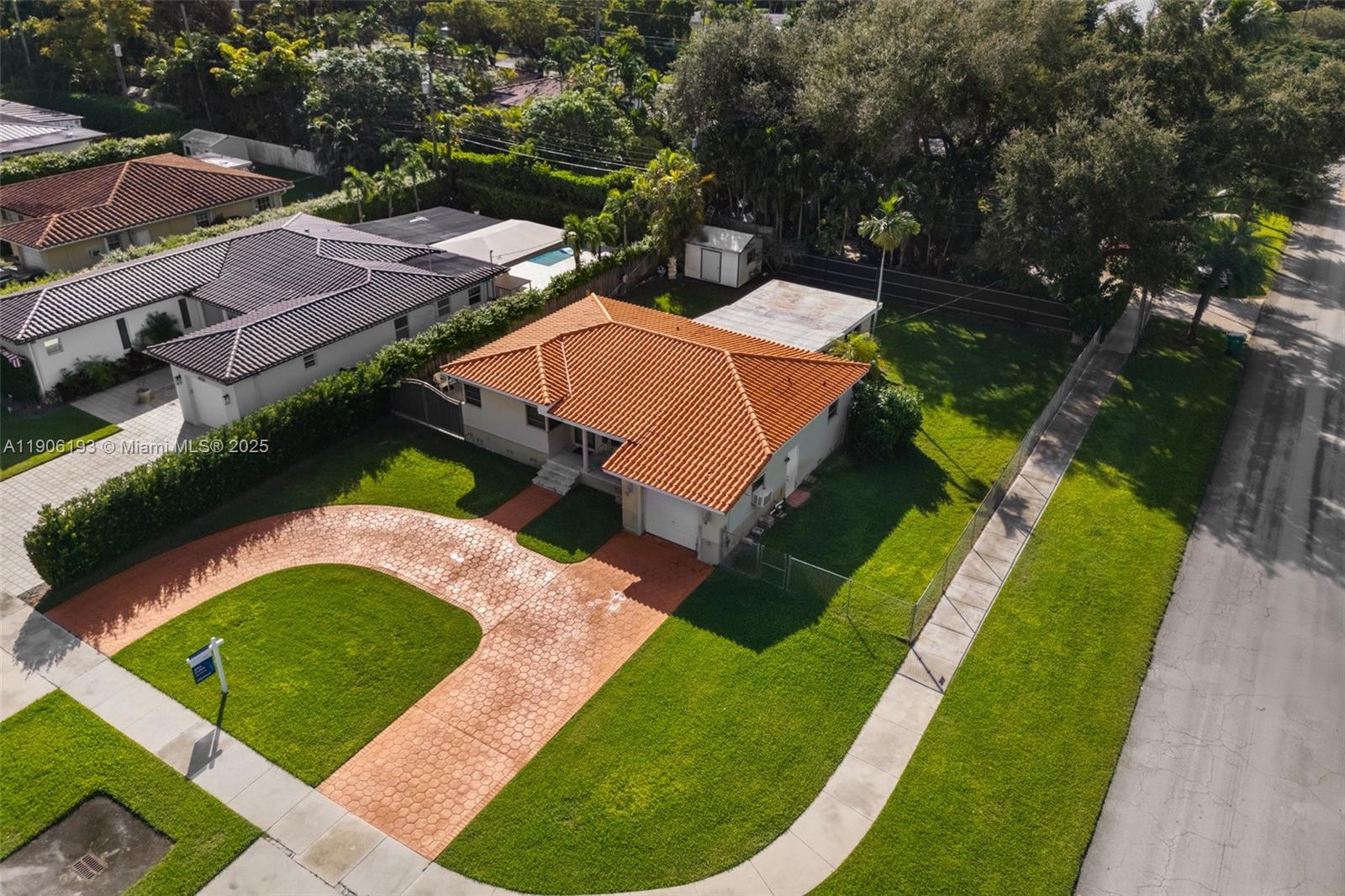 View photos, virtual tours, details... 0 6040 SW 29th St