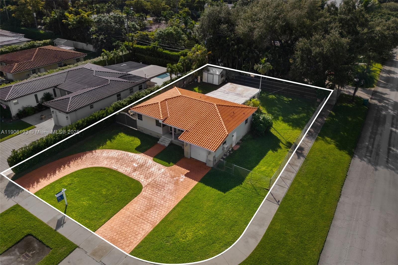 View photos, virtual tours, details... 0 6040 SW 29th St