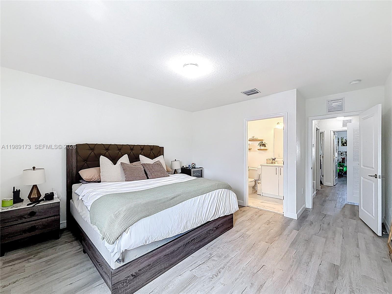 FOREST PARK VILLAS - Residential