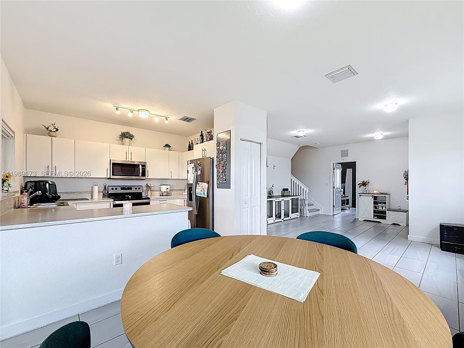 FOREST PARK VILLAS - Residential
