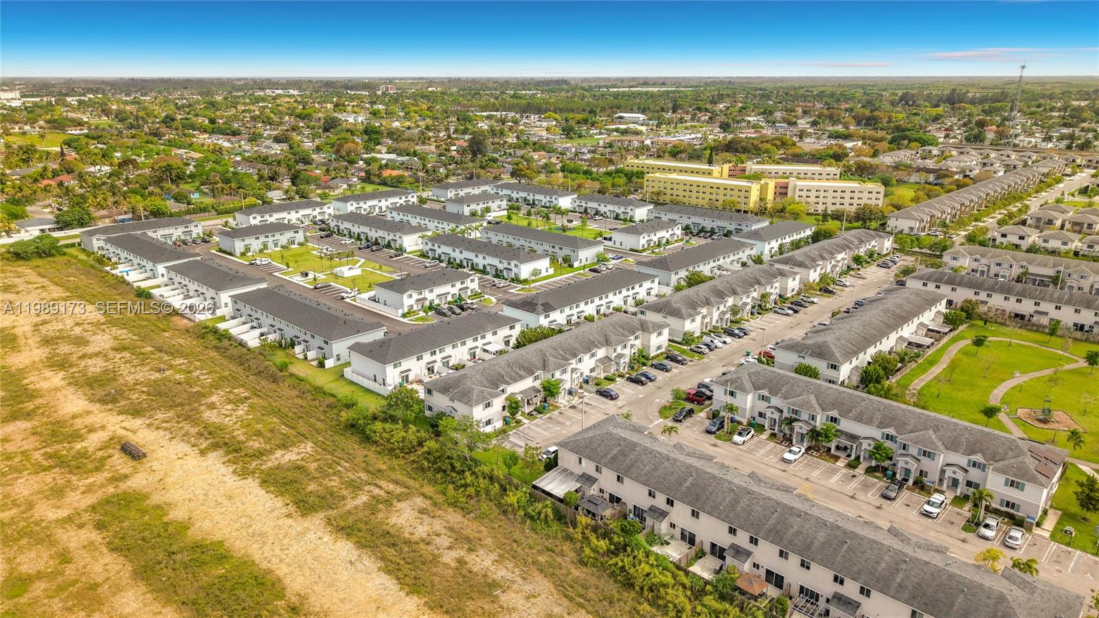 FOREST PARK VILLAS - Residential
