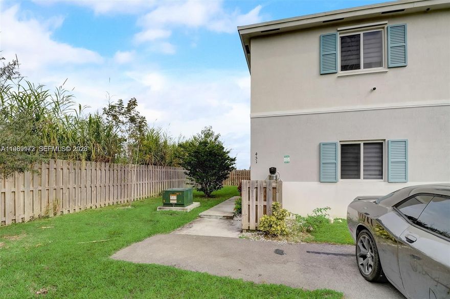 Beautiful 2021 built 2-story corner townhouse, 4 bedrooms and 3 bathrooms located in Florida City, 
1 full bedroom and  bathroom on the first floor, ideal for guests, in-laws, or a home office setup.
 This end unit offers extra privacy, natural light, and a spacious open floor plan. Features include a modern kitchen, private fenced yard, and access to community amenities. Move-in ready and perfect for first-time buyers or investors, ideal location with easy access to Turnpike and major highways, shopping centers, Great school areas.
All showings must be by appointment, contact L/A today!
**Do not miss it**