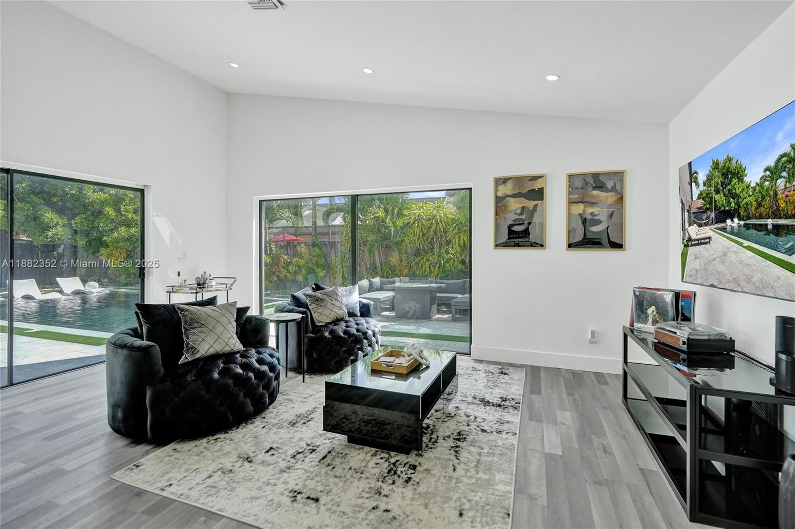 CITY OF LAUDERHILL SEC 1 - Residential Lease