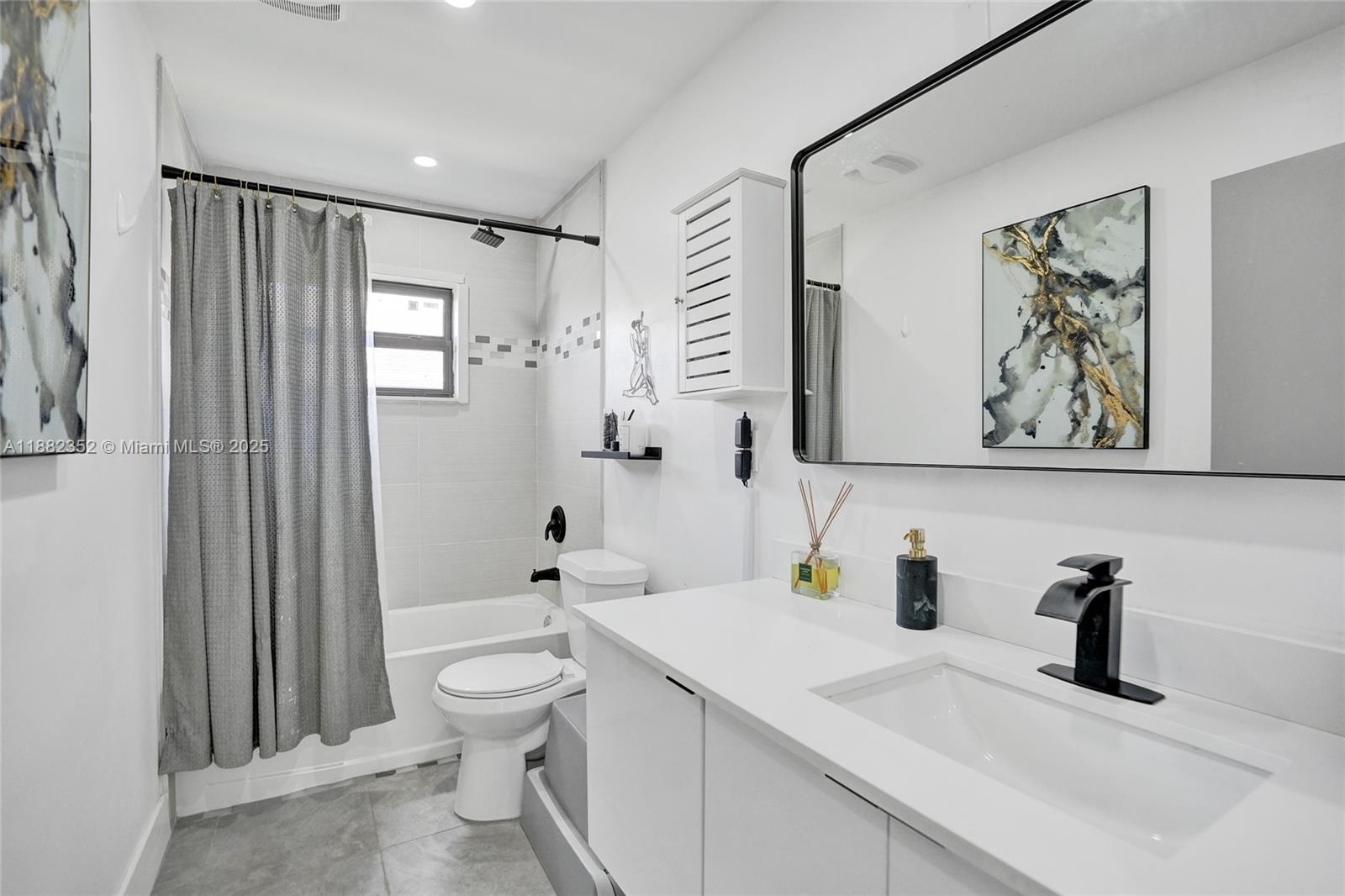 CITY OF LAUDERHILL SEC 1 - Residential Lease