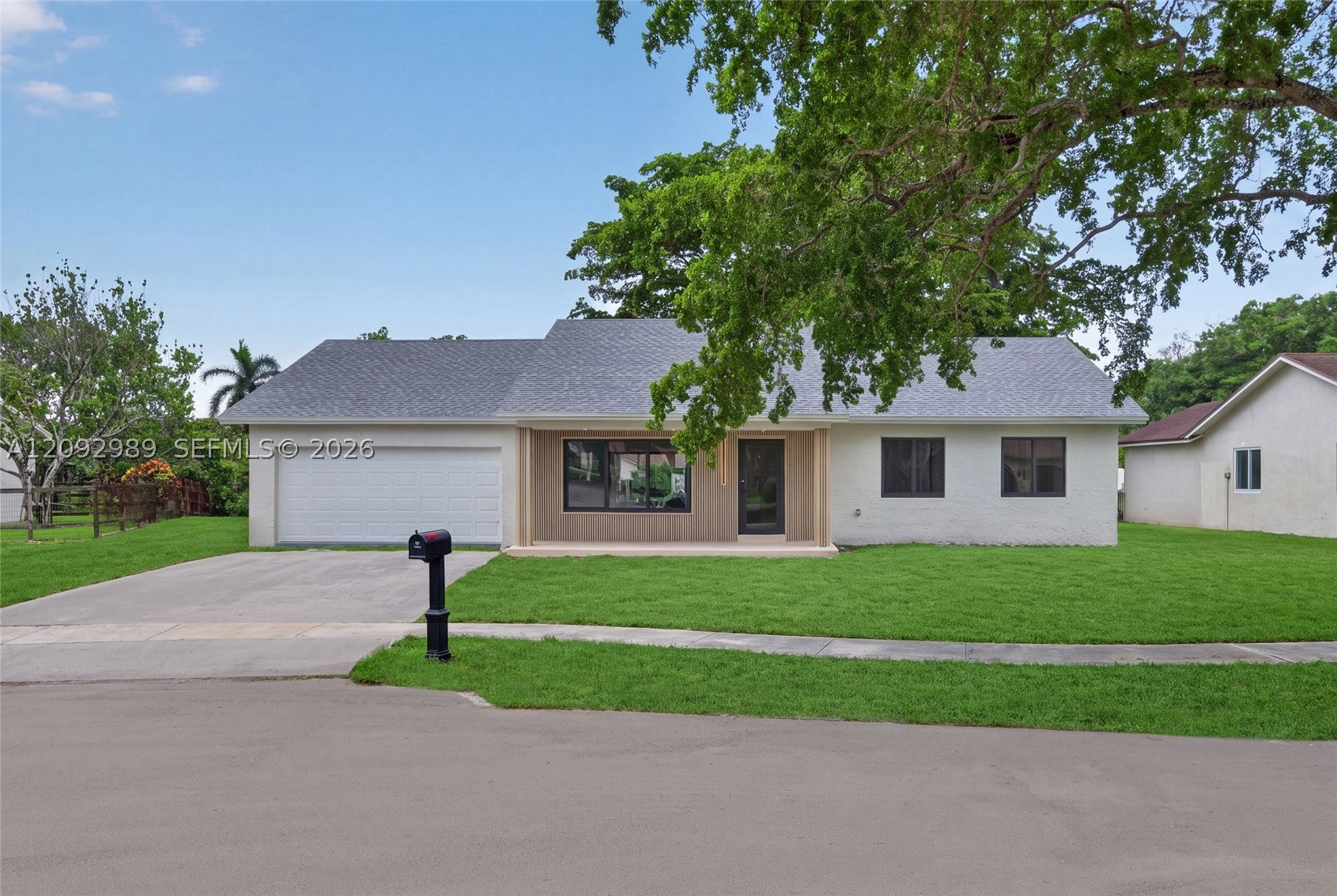 8668 SW 50th St