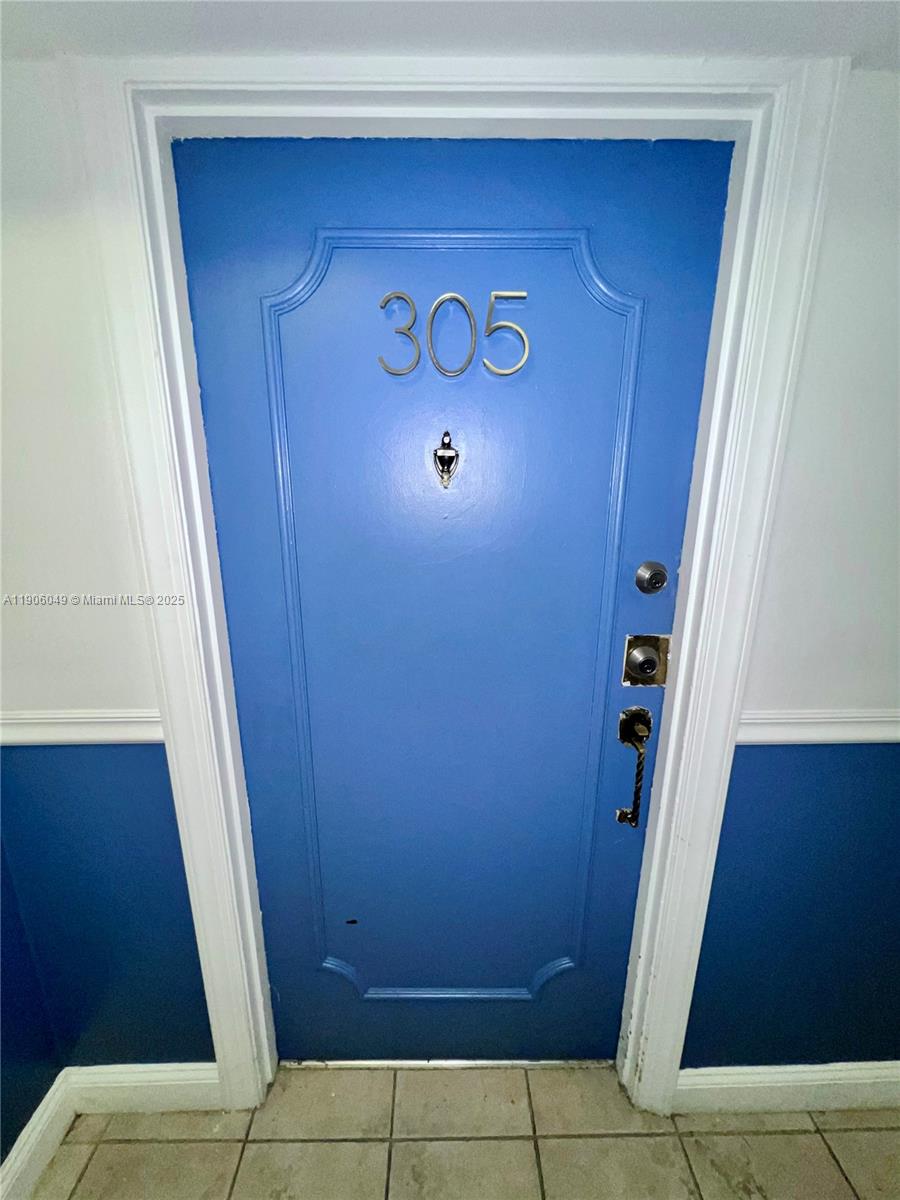 12290 NE 11th Ct 305