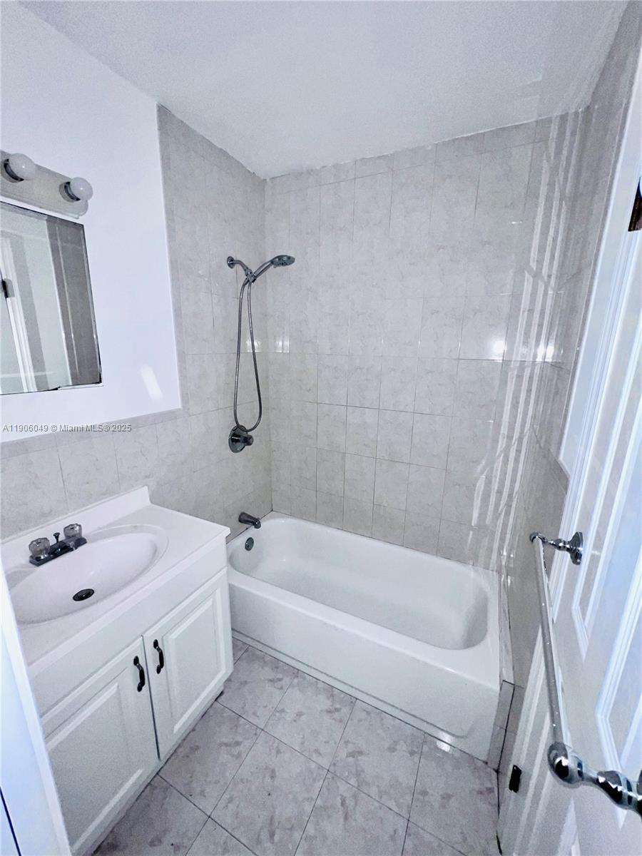 GOLD COAST CONDO - Residential