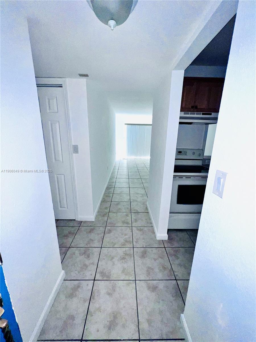 12290 NE 11th Ct 305