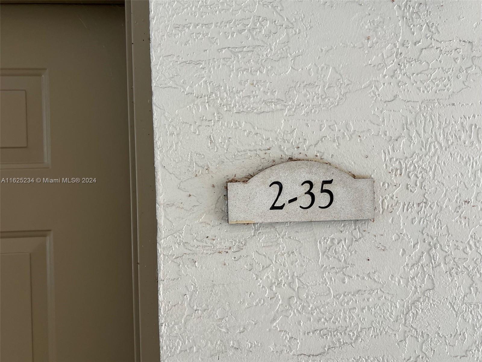 HOLLYWOOD PARC CONDOMINIU - Residential Lease