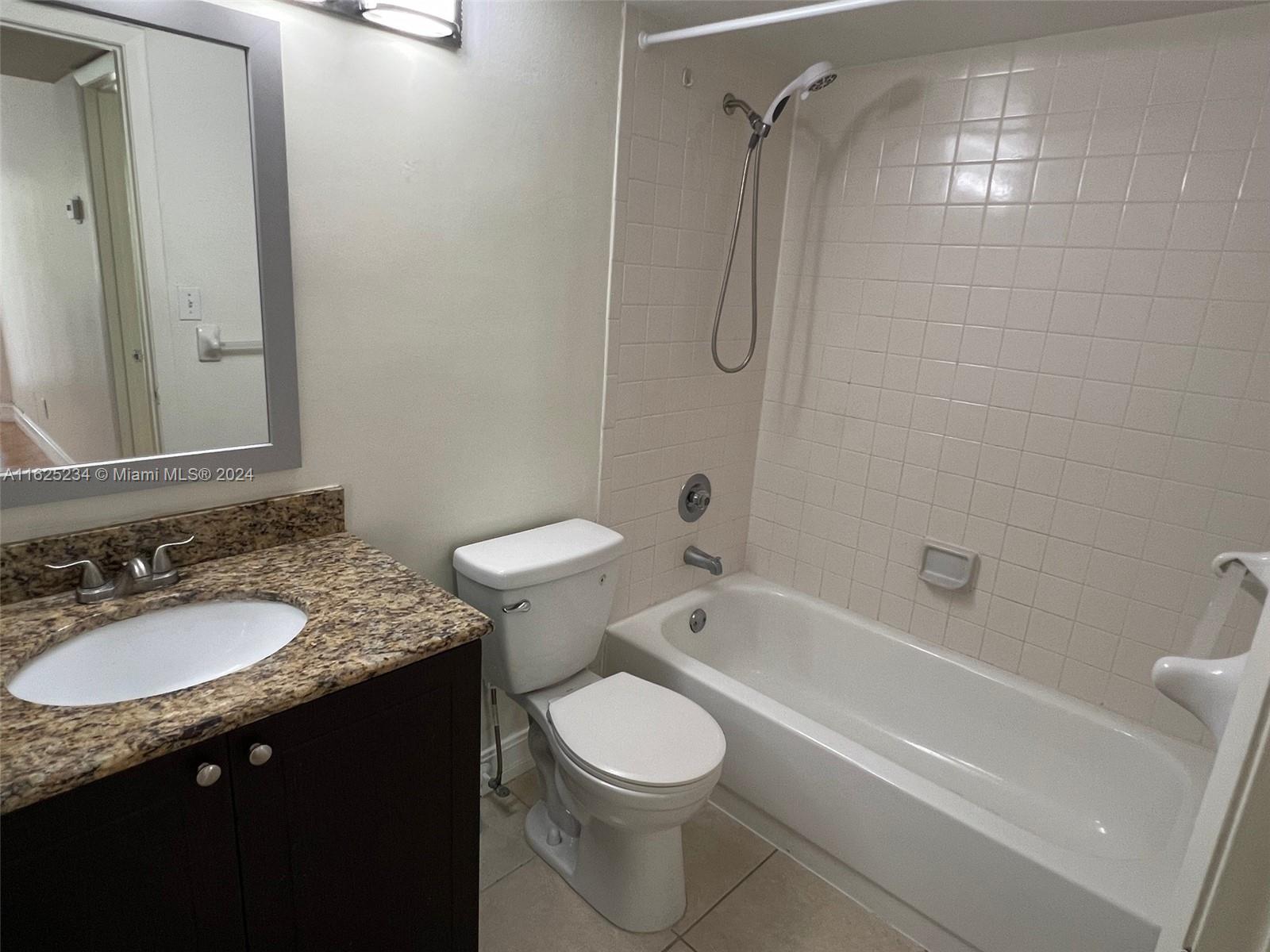 HOLLYWOOD PARC CONDOMINIU - Residential Lease