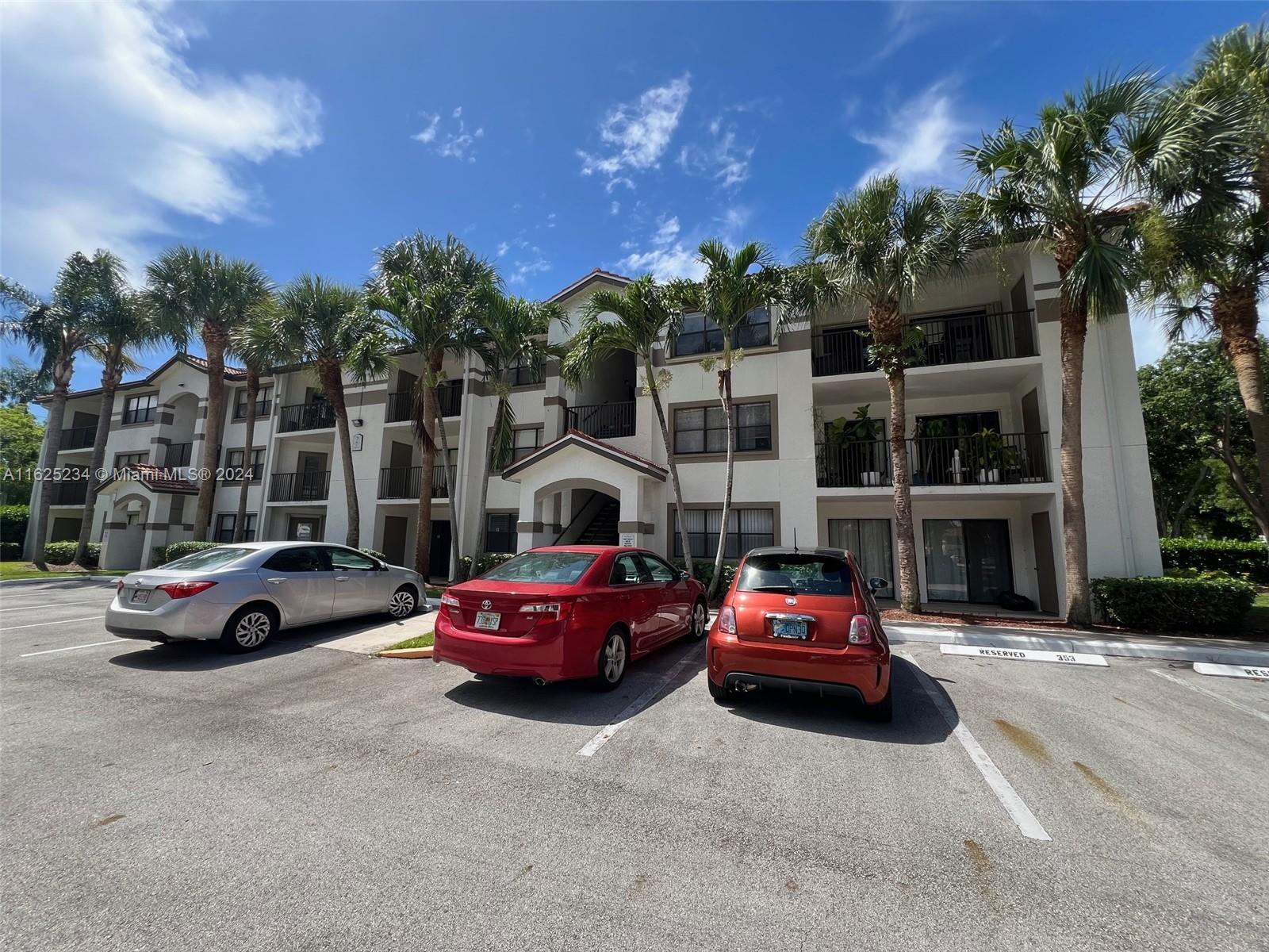 HOLLYWOOD PARC CONDOMINIU - Residential Lease