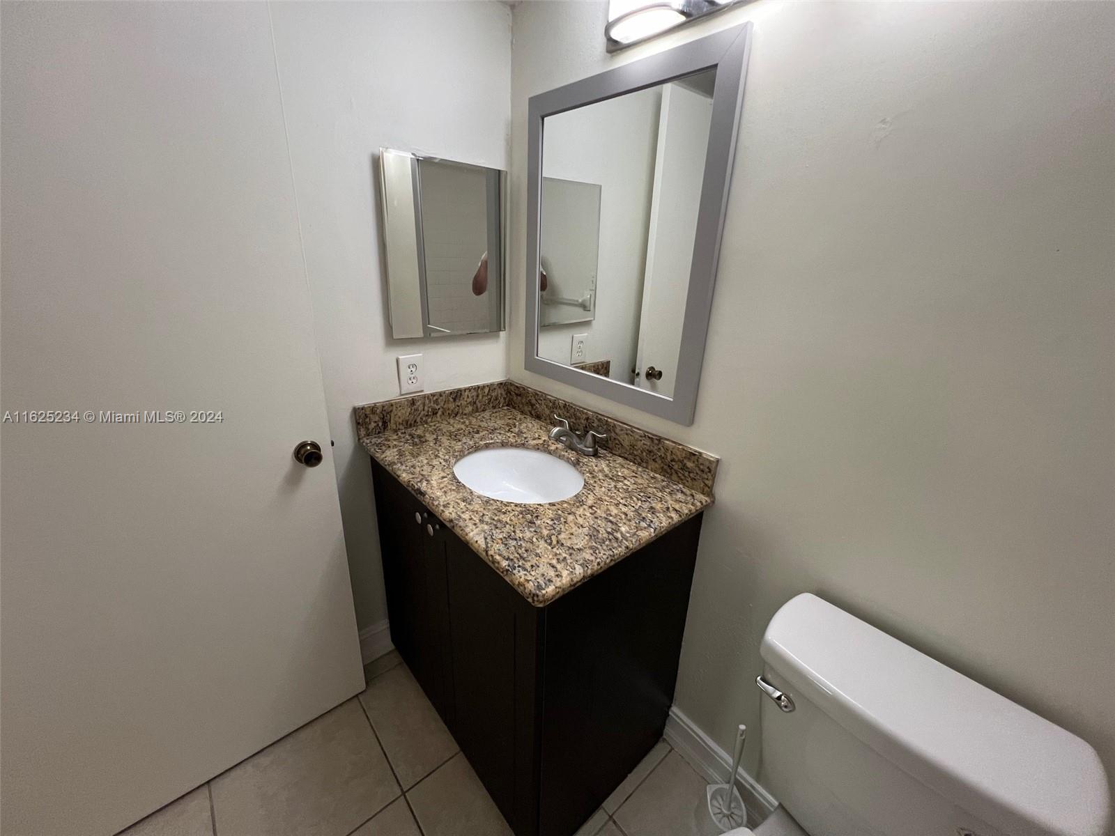 HOLLYWOOD PARC CONDOMINIU - Residential Lease