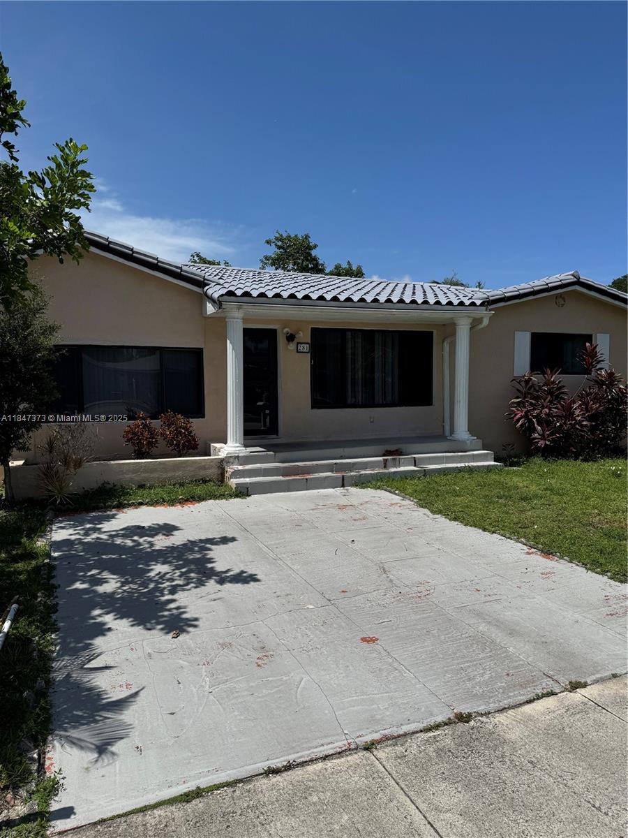 JUDY MANORS - Residential