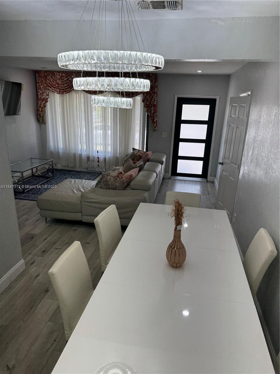 JUDY MANORS - Residential