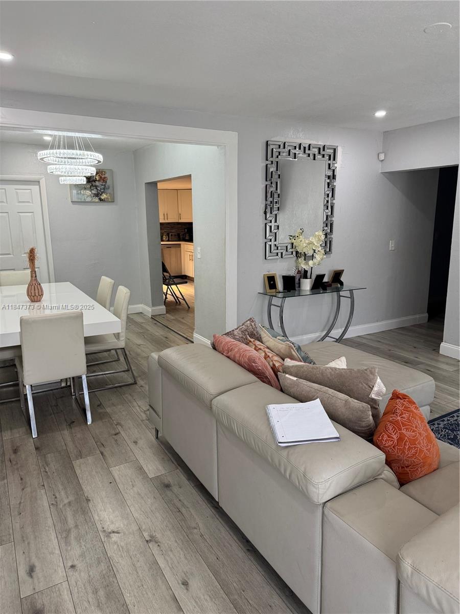 JUDY MANORS - Residential