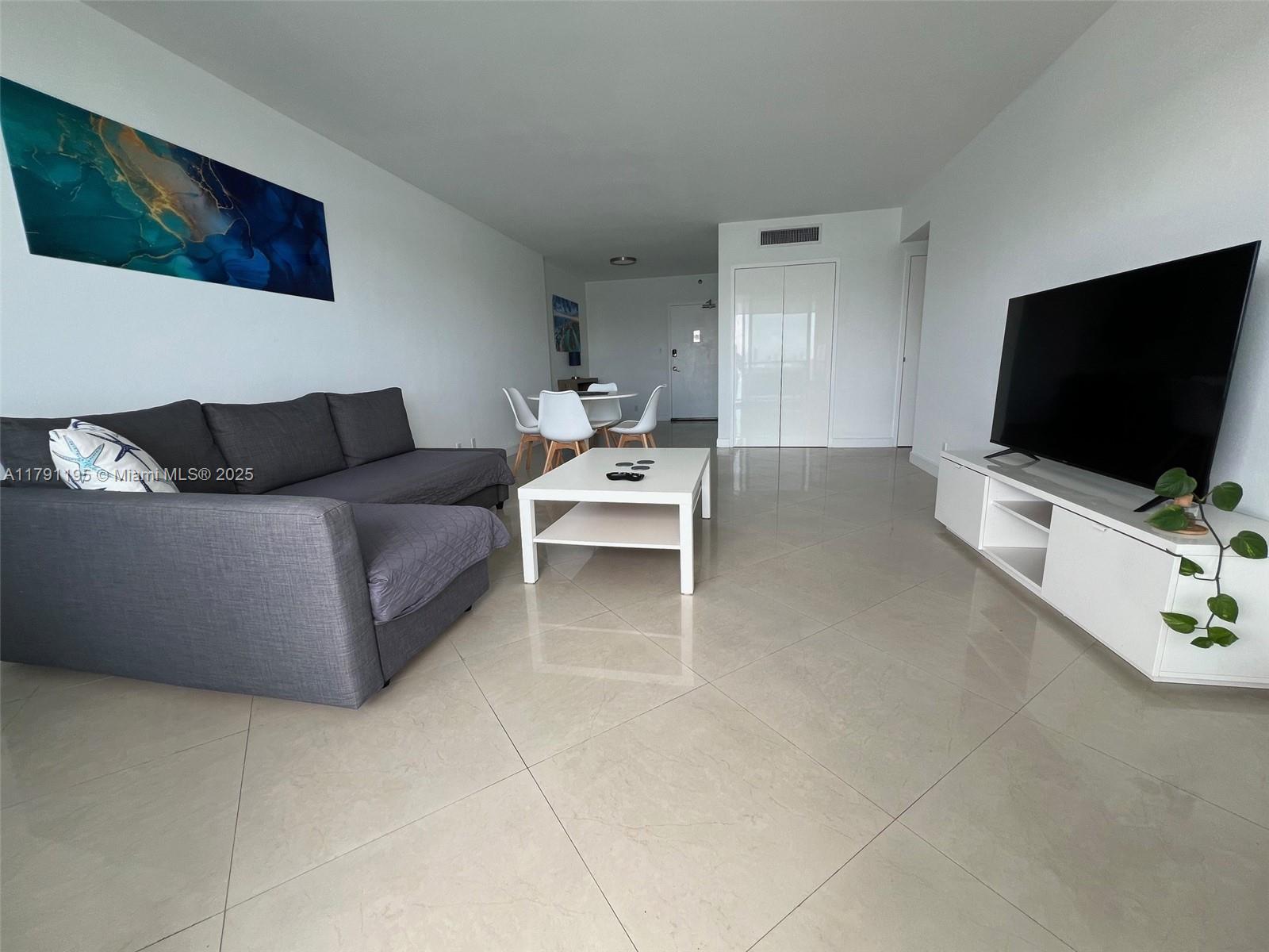 1200 West Ave PH-05