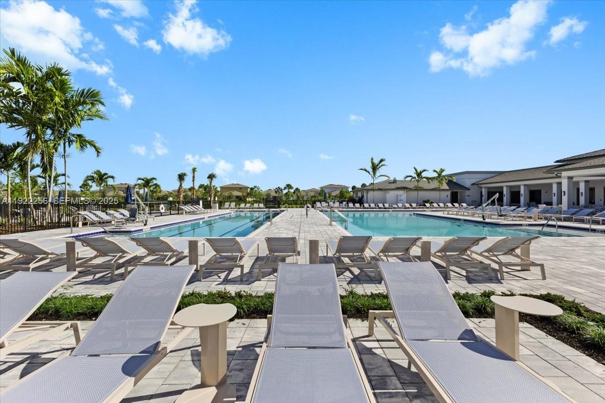 PALM GREENS AT VILLA DEL - Residential