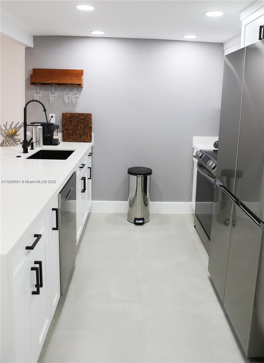 CHARTER CLUB CONDO - Residential Lease