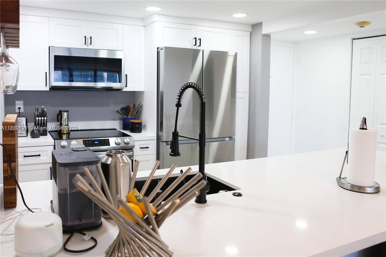 CHARTER CLUB CONDO - Residential Lease