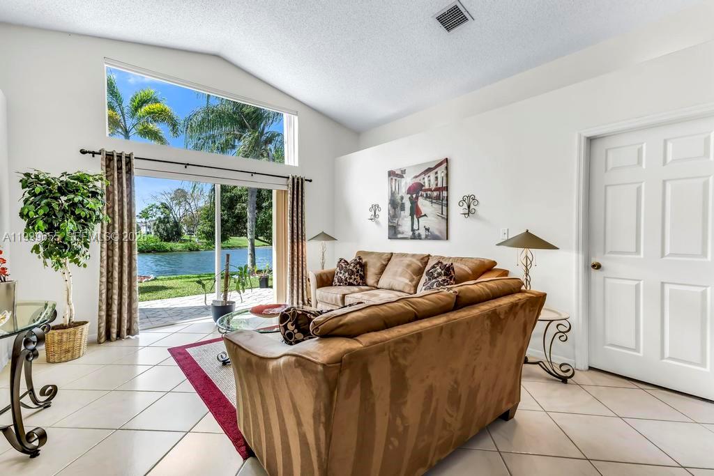 SILVER LAKES PHASE III RE - Residential