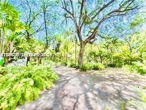 400 NE 86th St 400
