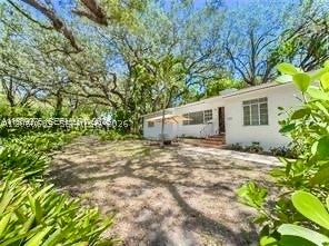 400 NE 86th St 400