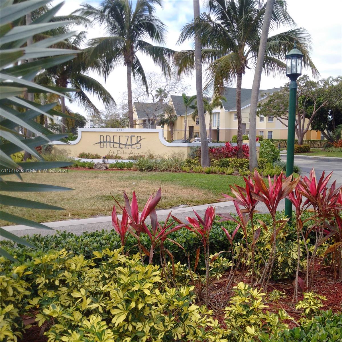 BREEZES AT PALM AIRE COND - Residential