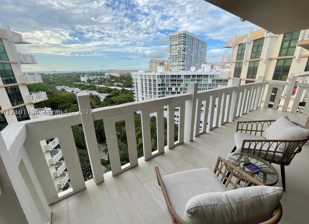 1111 Crandon Blvd A1105