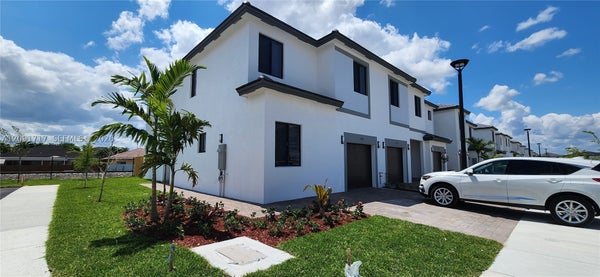 15720 SW 136TH WAY, MIAMI, FL 33196 - Image 79c8edf8e5e790d30aa630d9de10ea84/1232235901