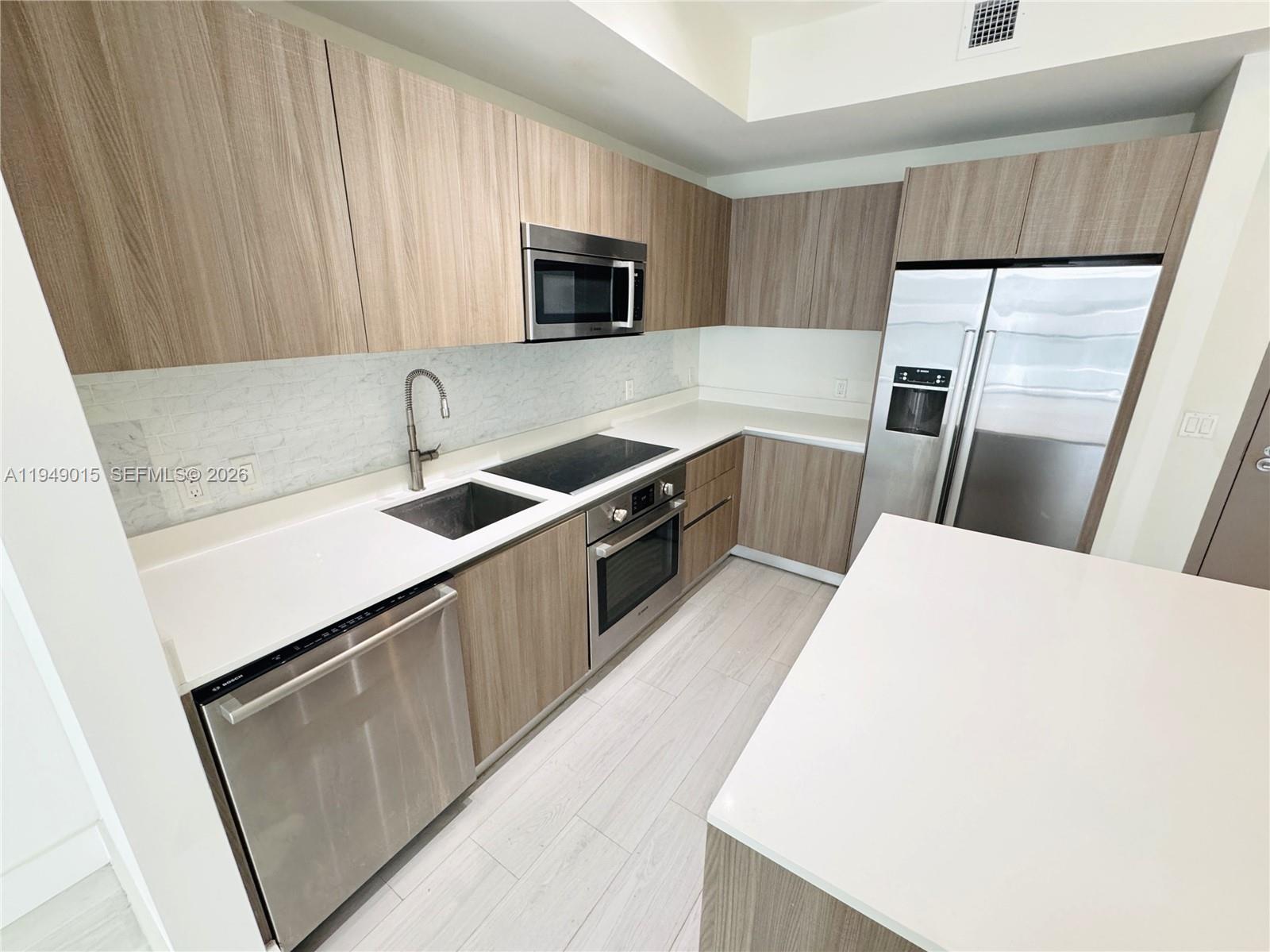CASSA BRICKELL CONDO - Residential